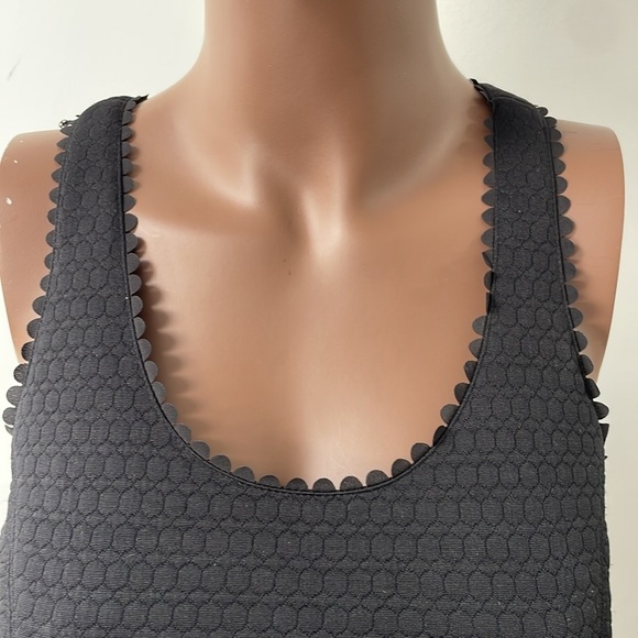 Club Monaco Cutout Mini Dress Taura Scallop Edge Sleeveless Cocktail Black 0 - Picture 3 of 12